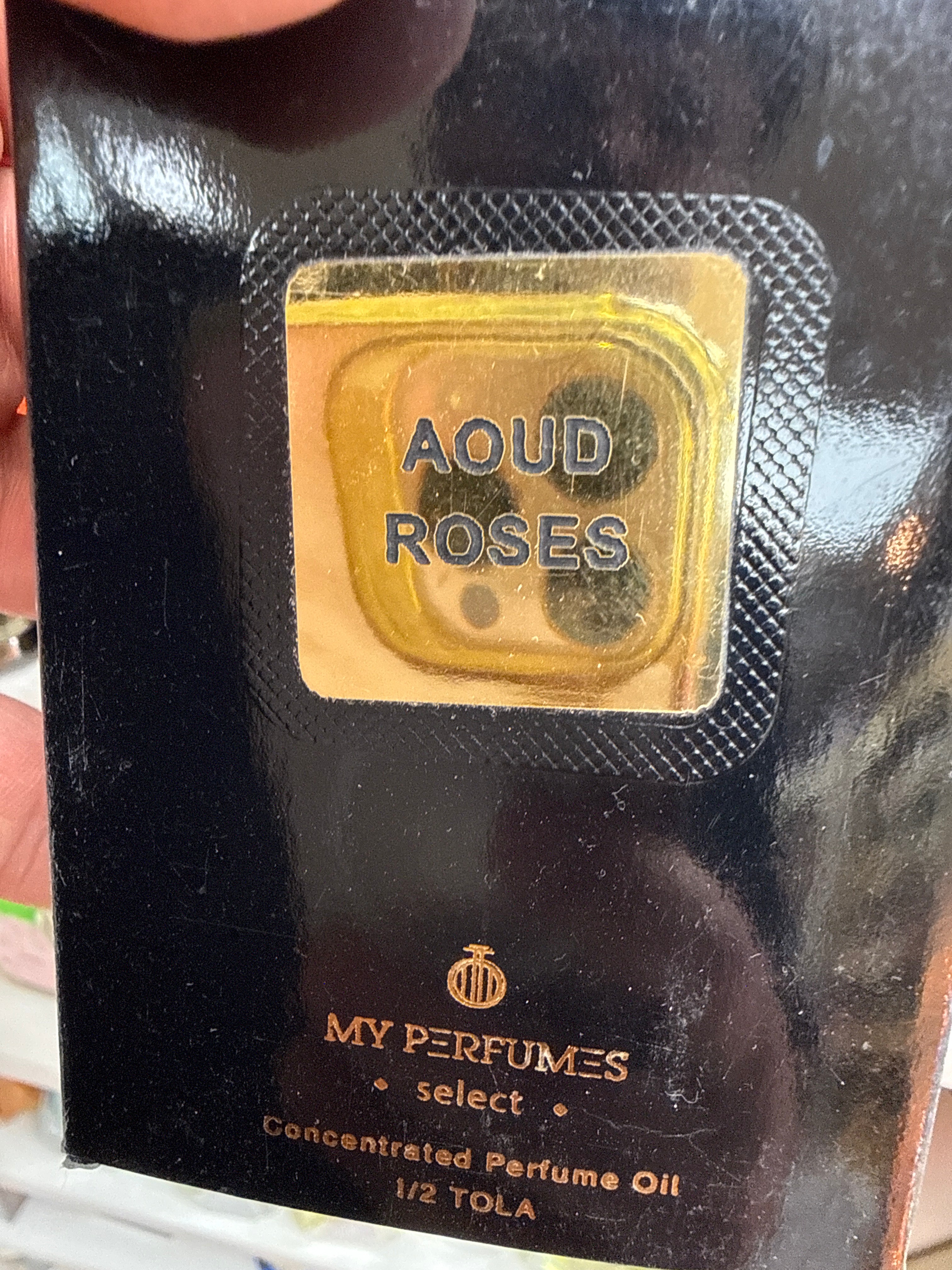 Aoud roses oil