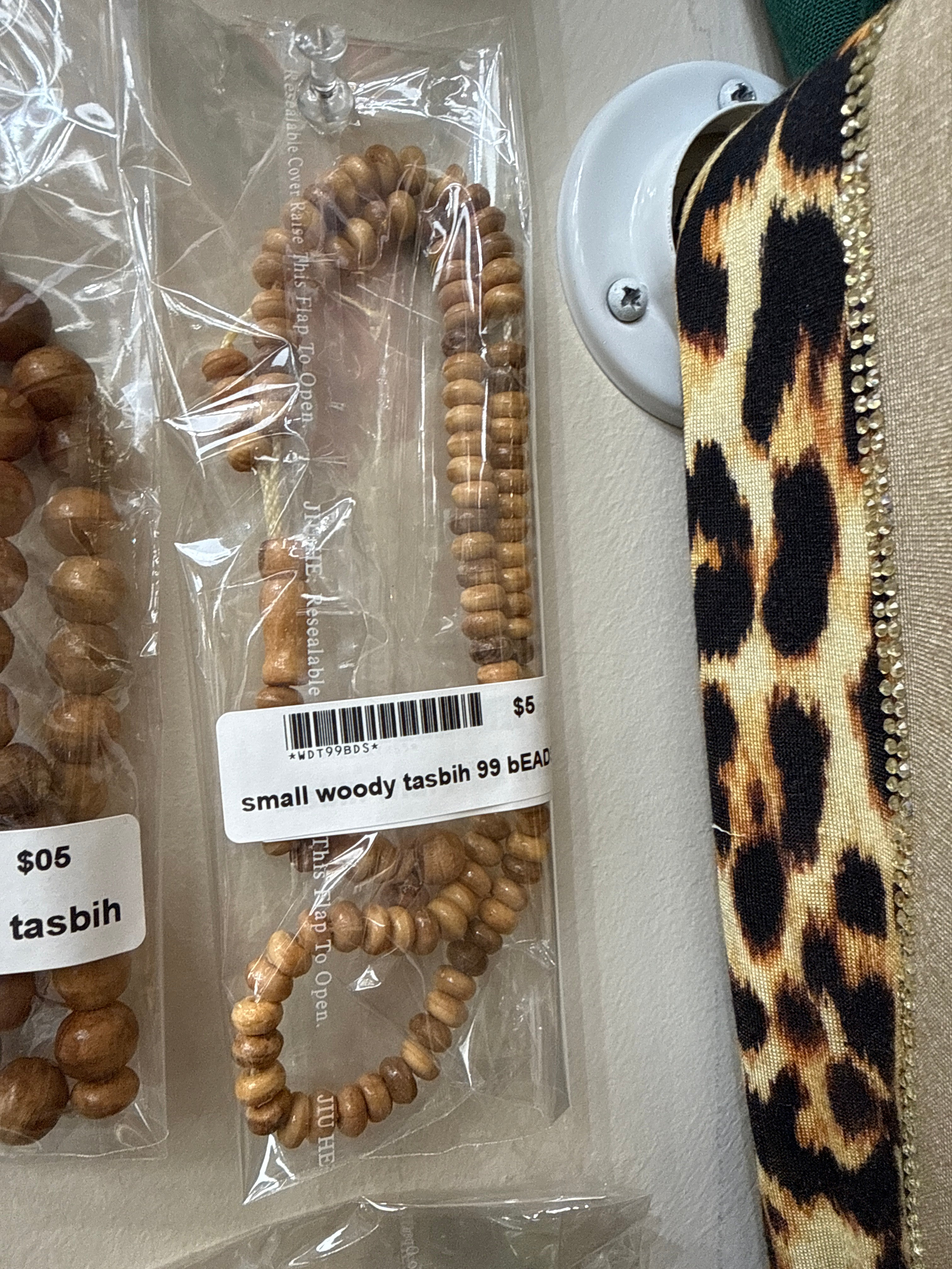 Small woody tasbih 99 beads