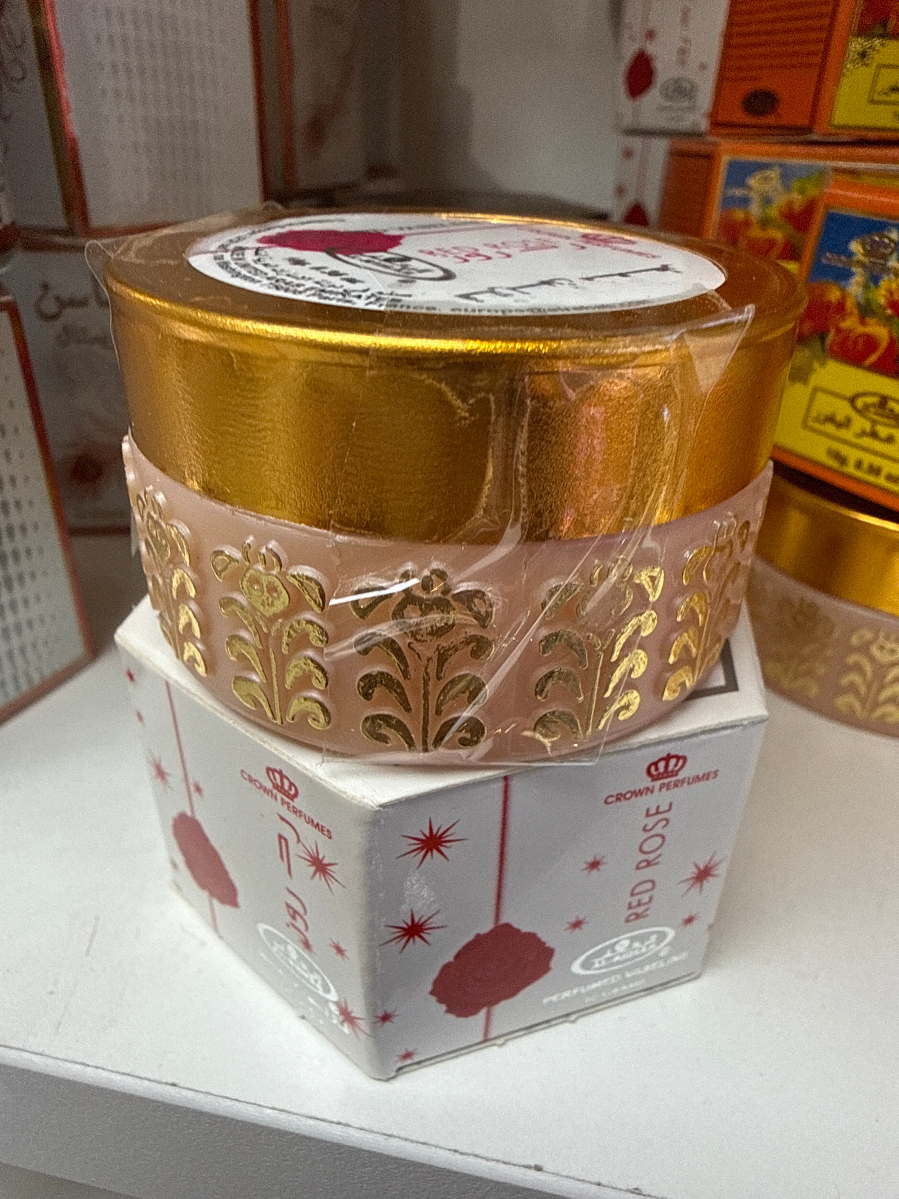 Red roses cream