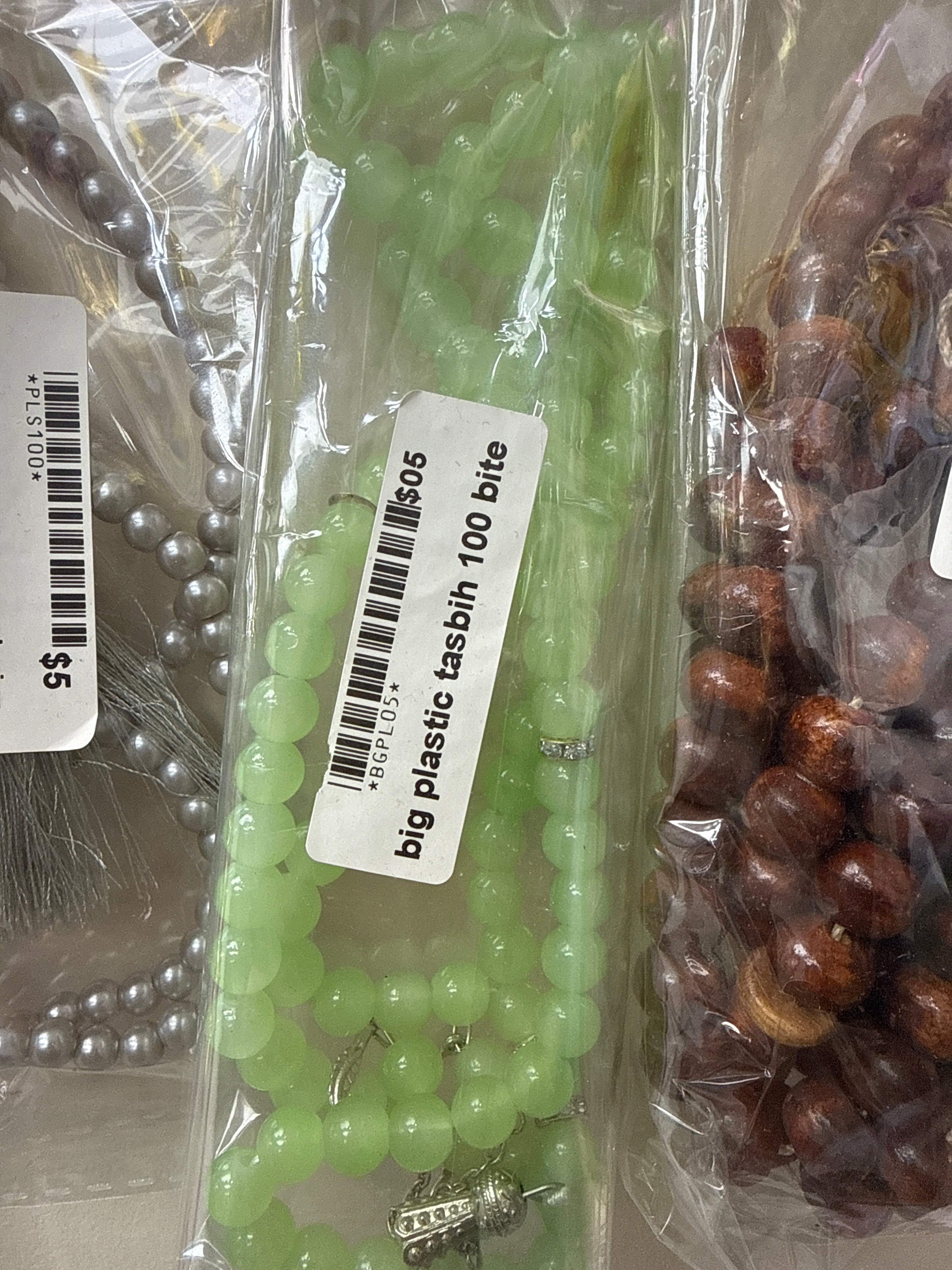 Big plastic 100 beads