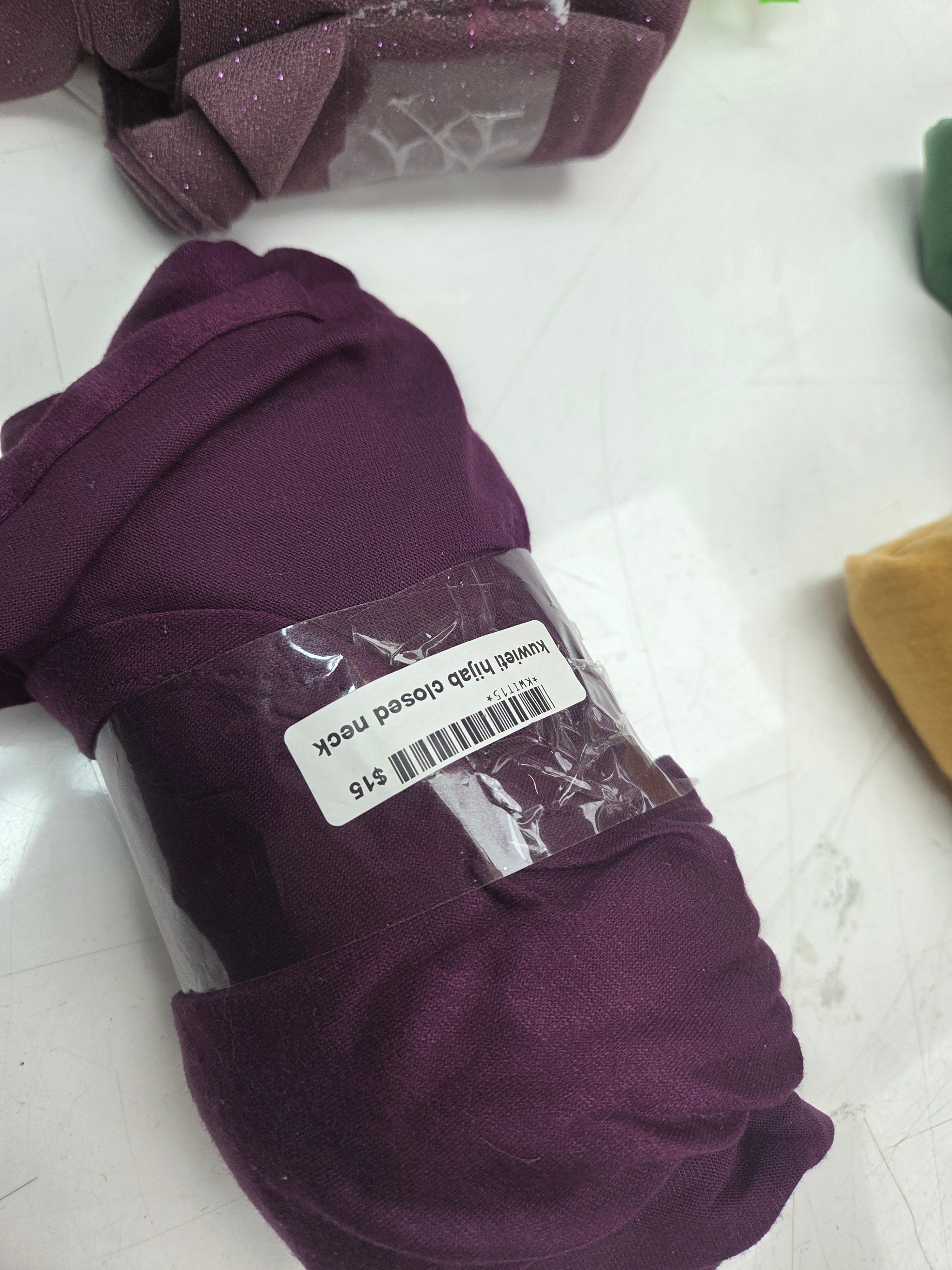 Kuwaiti hijab closed neck