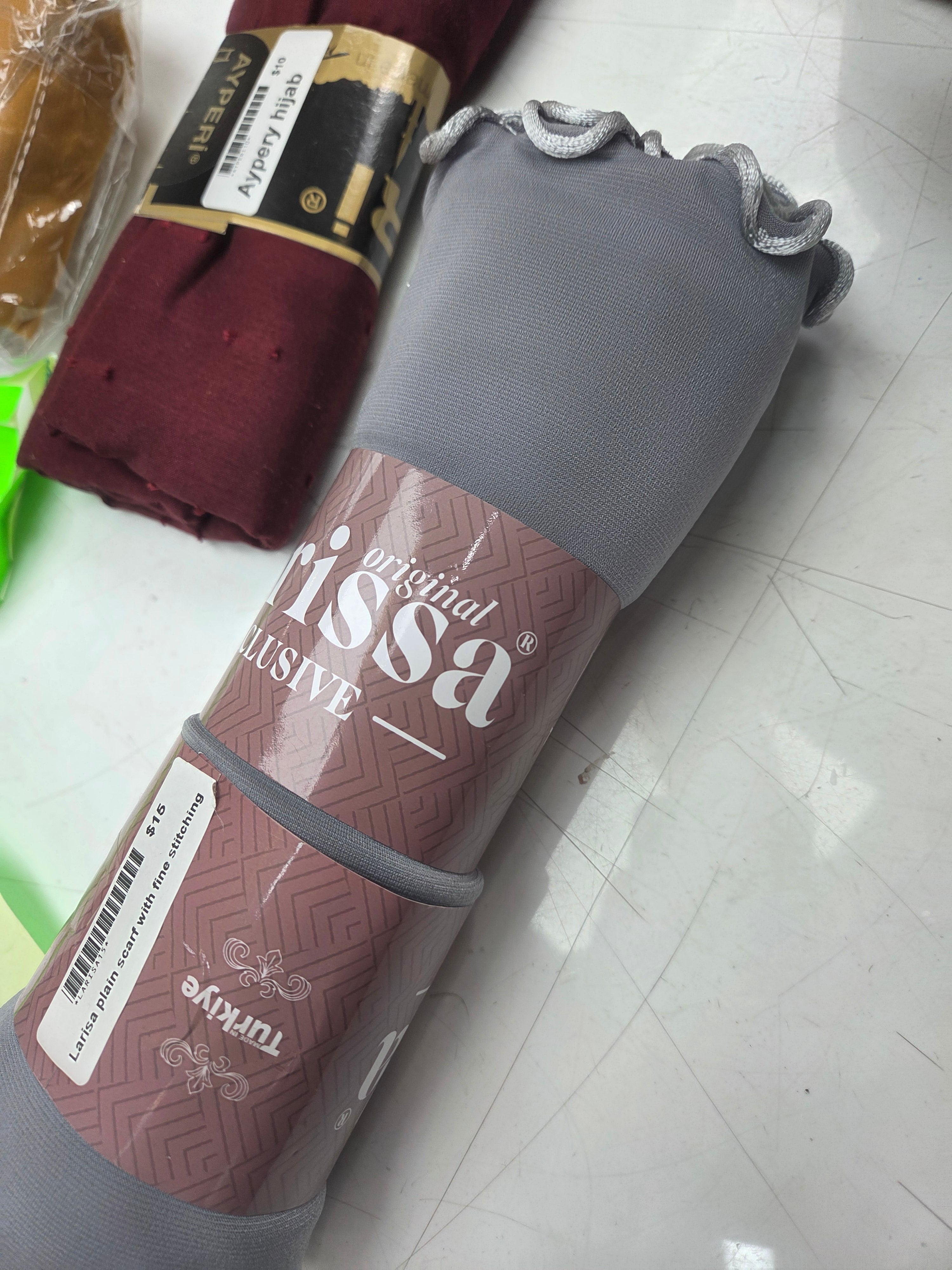 Larisa plain scarf with fine