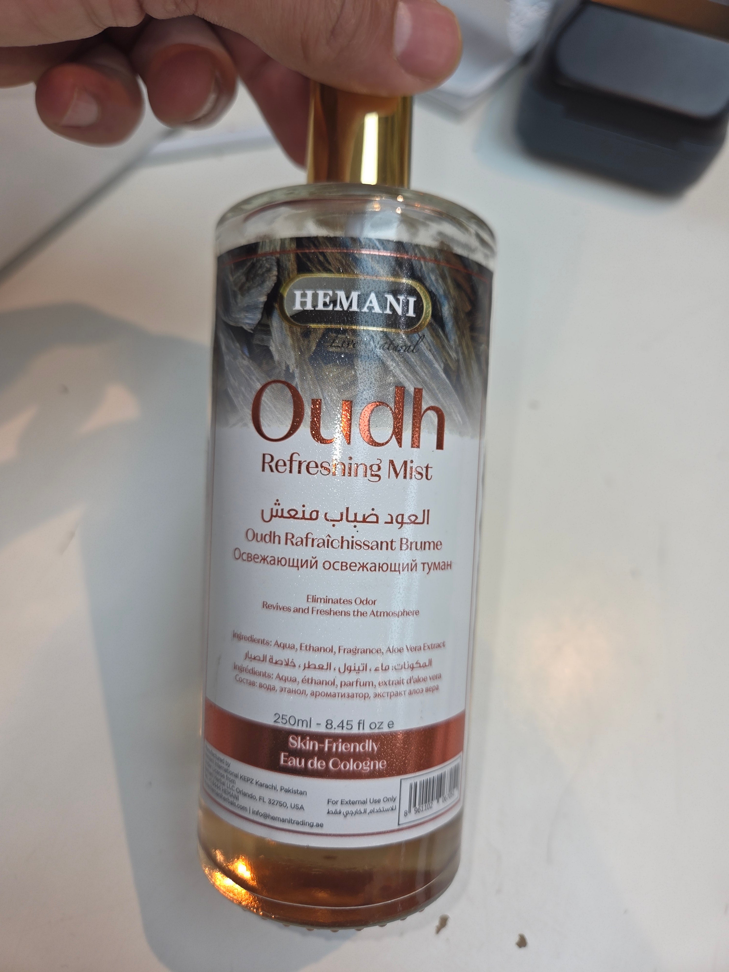 Oud refreshing mist