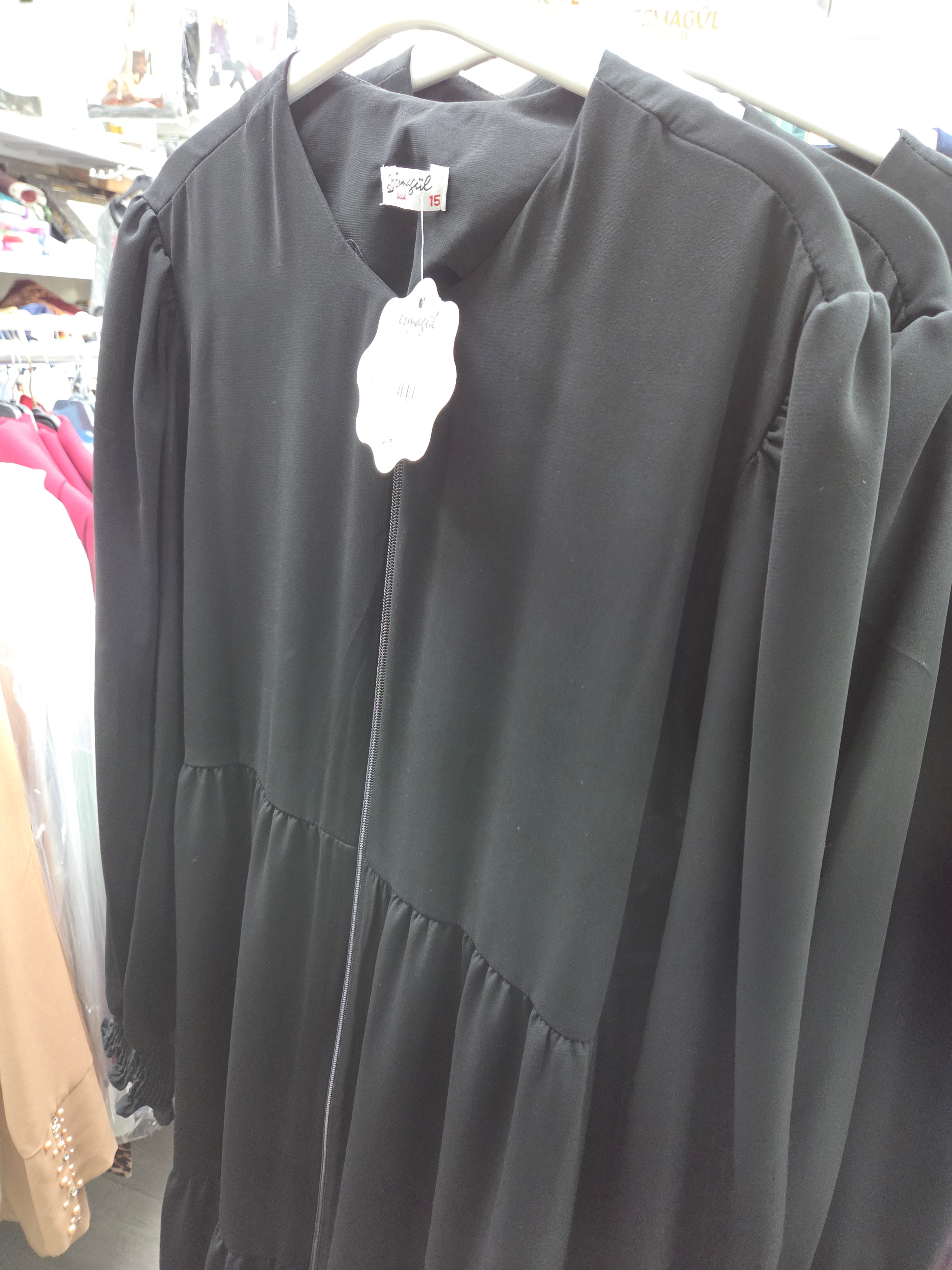 Teenager abaya